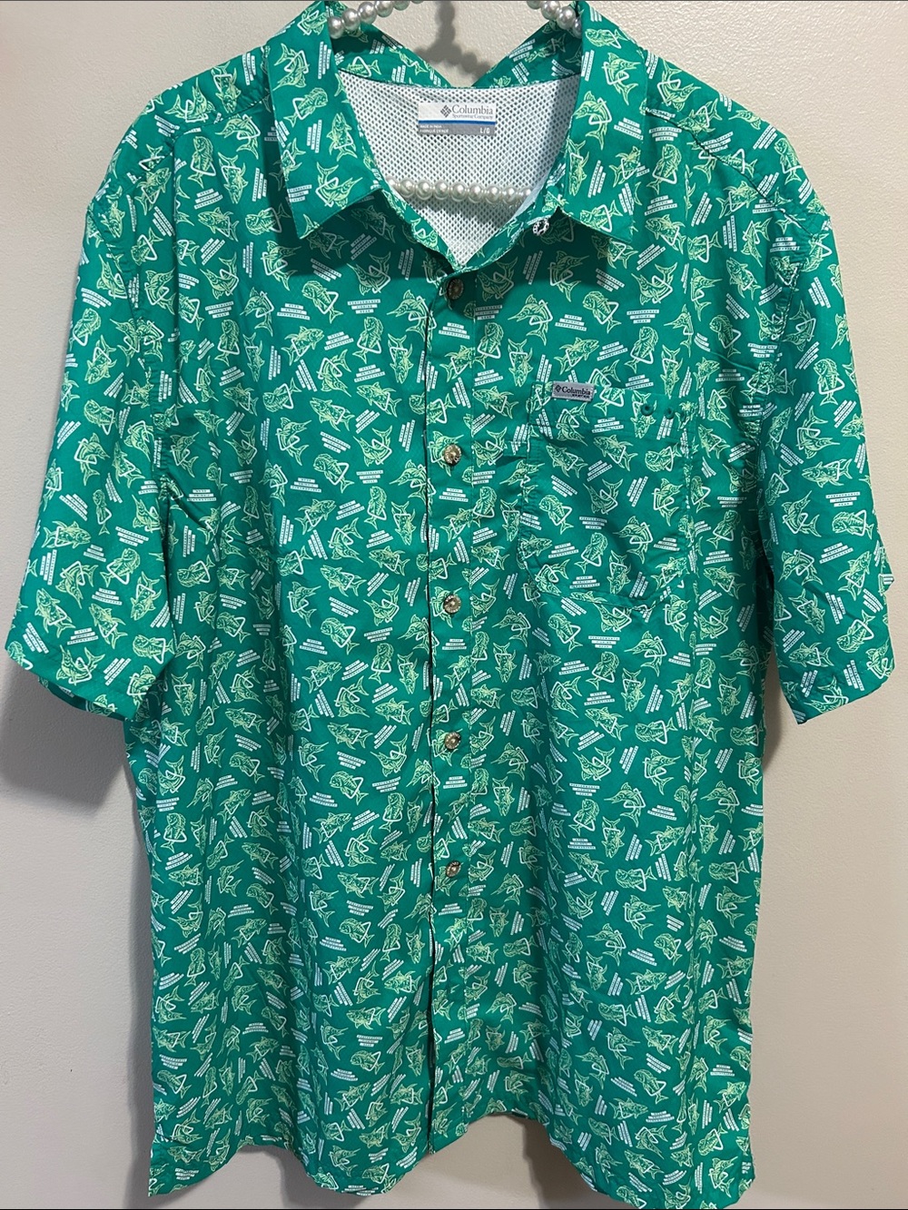 Columbia Men L PFG Super Slack Tide Fishing Camp Shirt Green Mahi Fish Print
